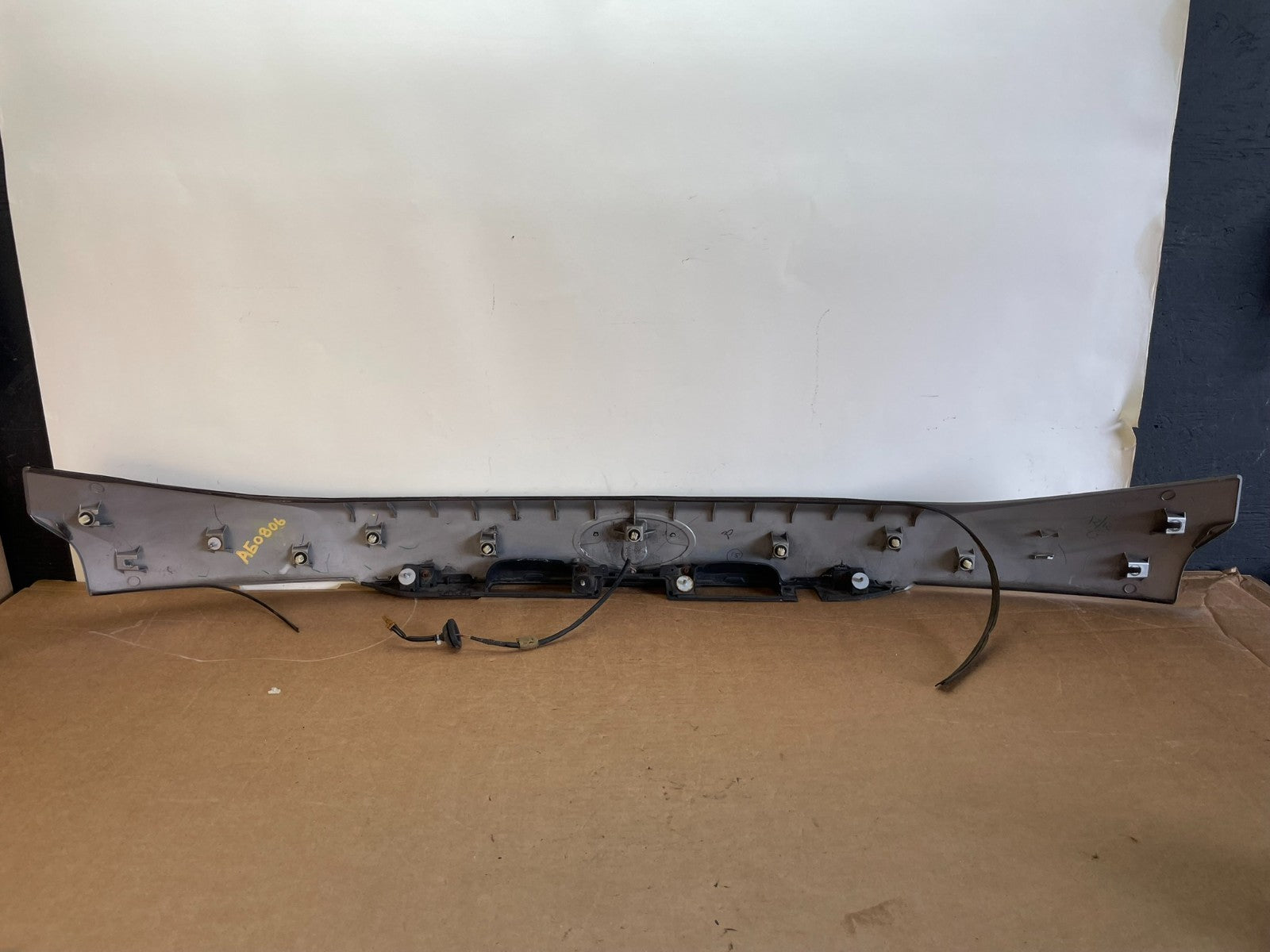 2014 to 2018 Subaru Forester Rear Finish Panel Garnish Tail Gate AG08063