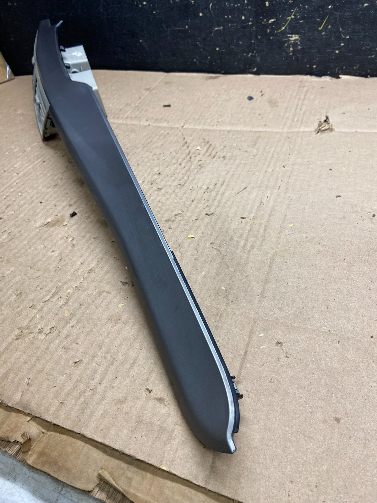2009 to 2014 Volkswagen Routan Dash Center Trim Bezel Panel Vents y5380 DG3
