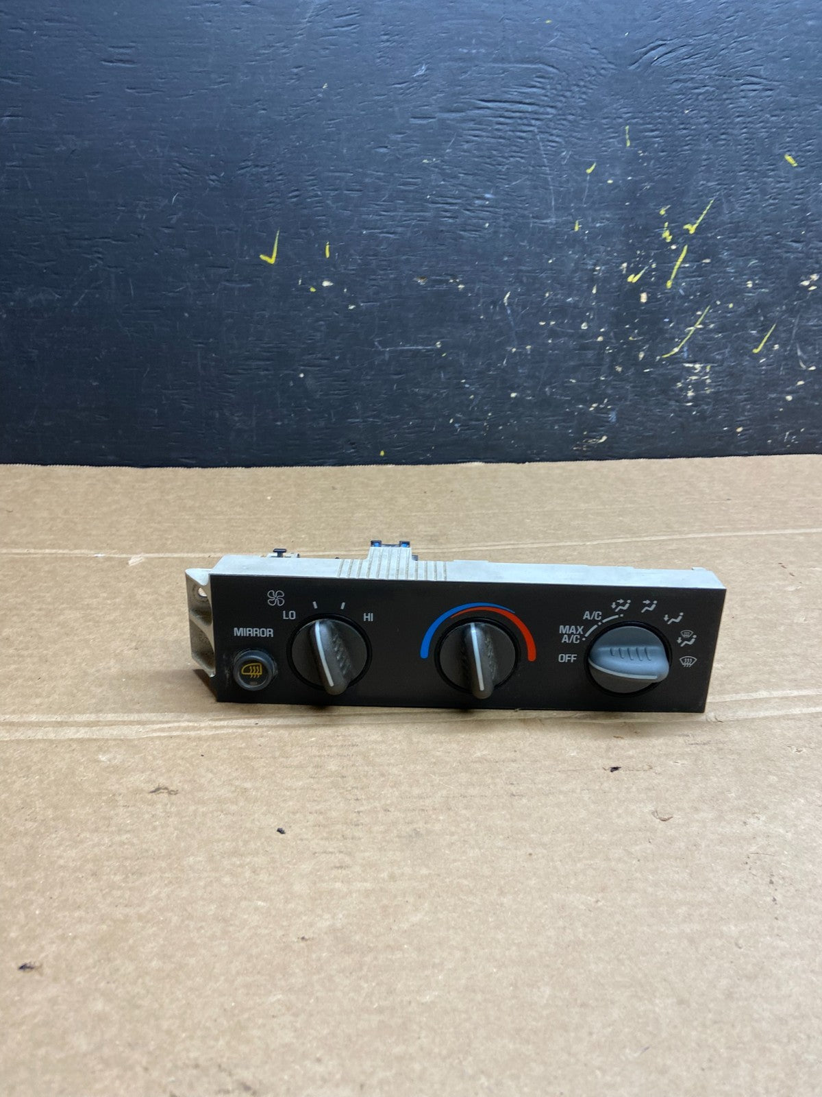 2001 - 2007 GMC Chevrolet Express 1500 Climate Control A/C W6446 DG0