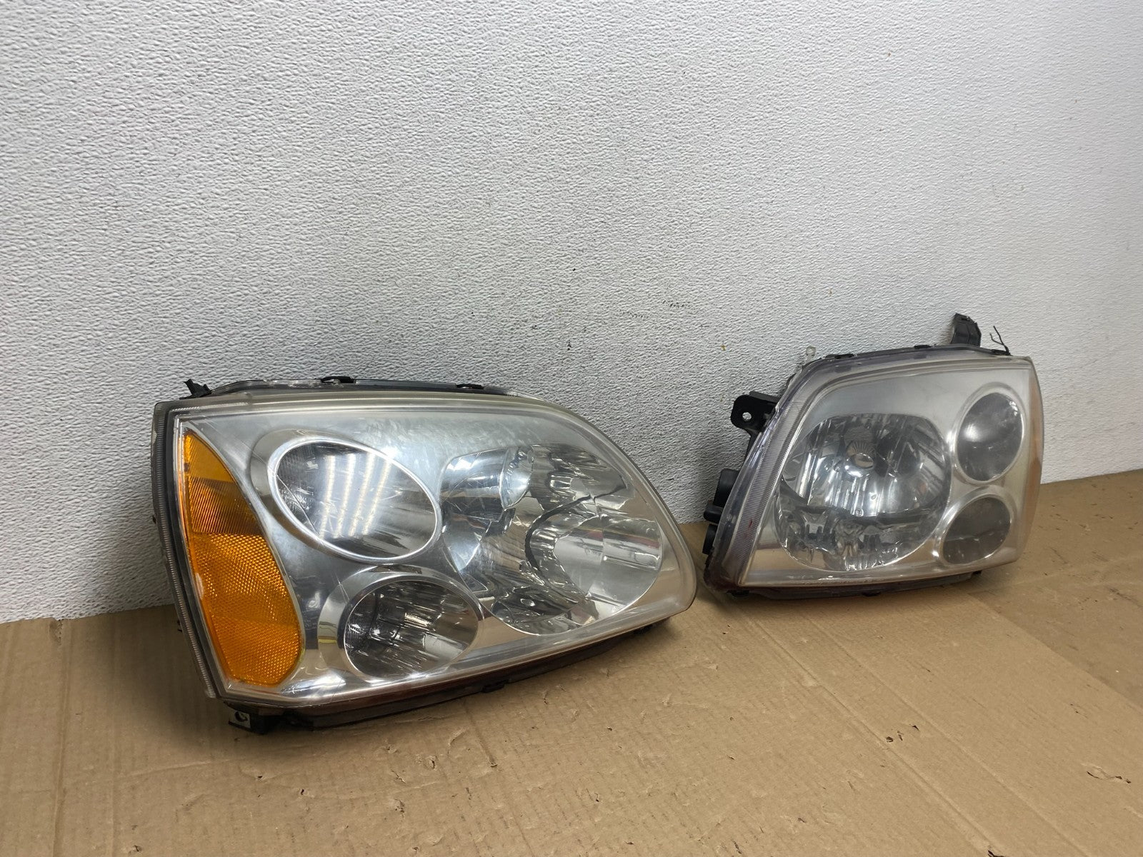 2004 - 2009 Mitsubishi Galant Left+Right Headlights Halogen Aftermarke AE8969 DW2