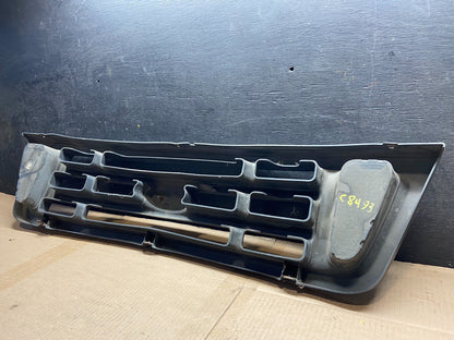 2003 to 2007 Ford Econoline E150 E250 E350 Front Grille Grille C8493 OEM DG16