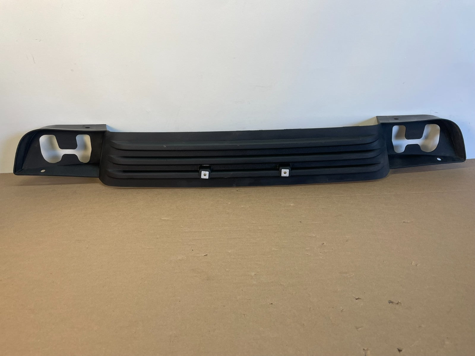 2007 to 2014 GMC Yukon Front Bumper Lower Instert Grille Grill AF5584 DG0