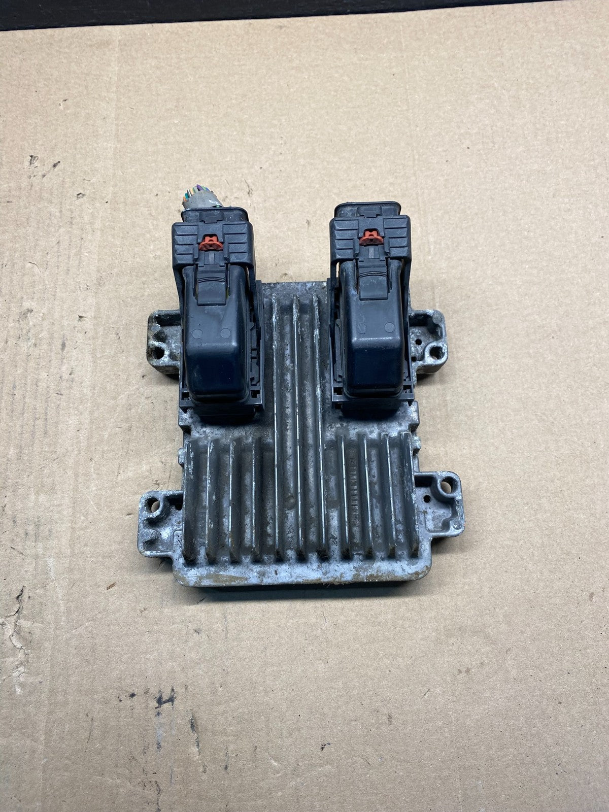 2010-2014 Chevrolet Yukon Tahoe Suburban Engine Control Module ECM ECU ah4737 DG0
