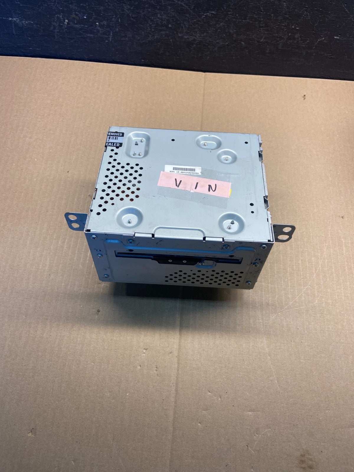 2010 to 2012 Cadillac SRX AM/FM/CD/MP3 Radio Head Unit Receiver AC8980 DG4
