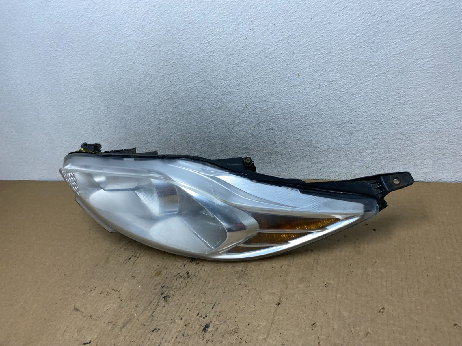 2011 2012 2013 Ford Fiesta Left Driver LH Halogen Headlight AG2448 DW1
