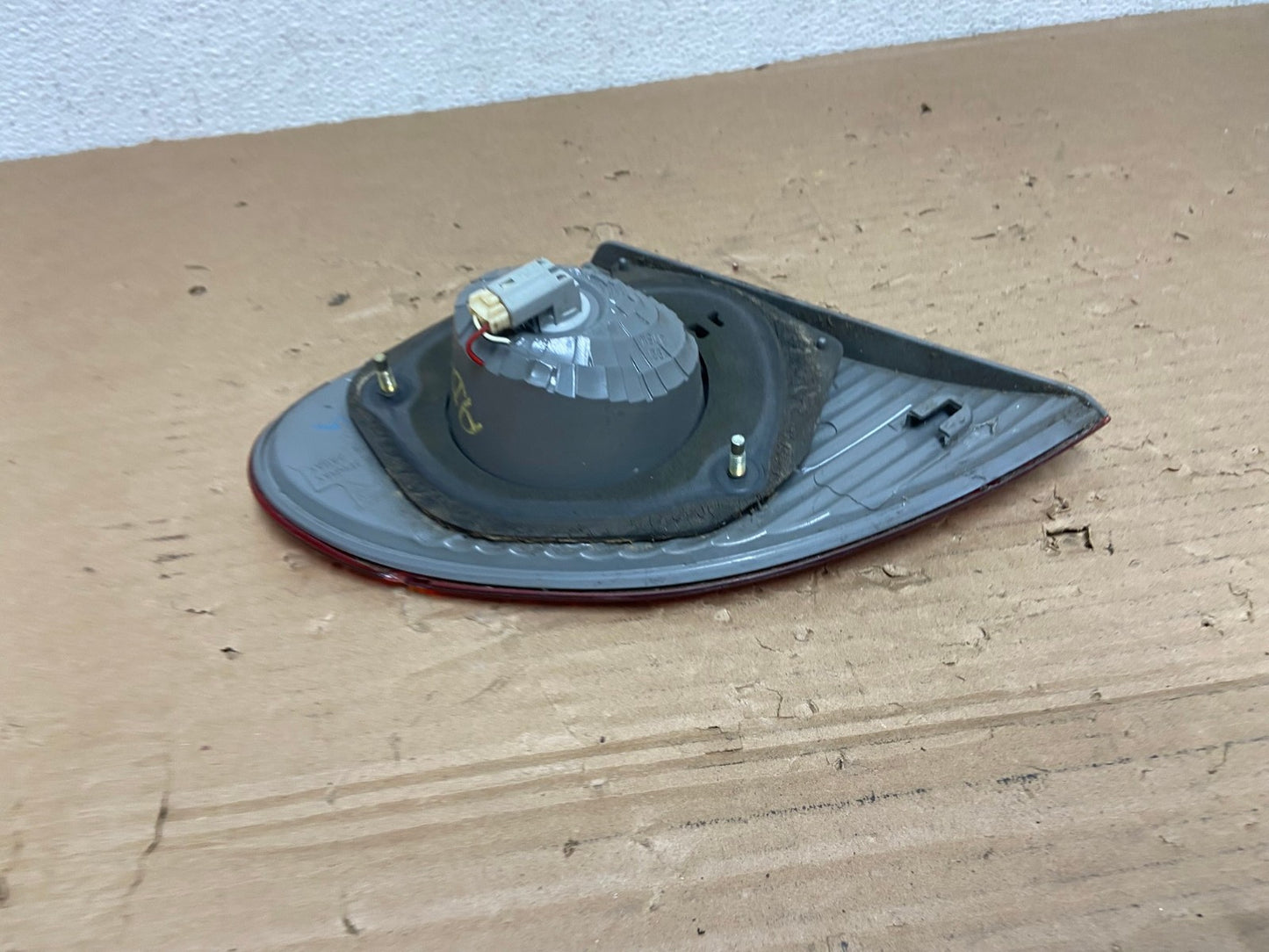 2003-2008 Toyota Corolla Inner Passenger Right RH Side Tail Light AD4280 LK4