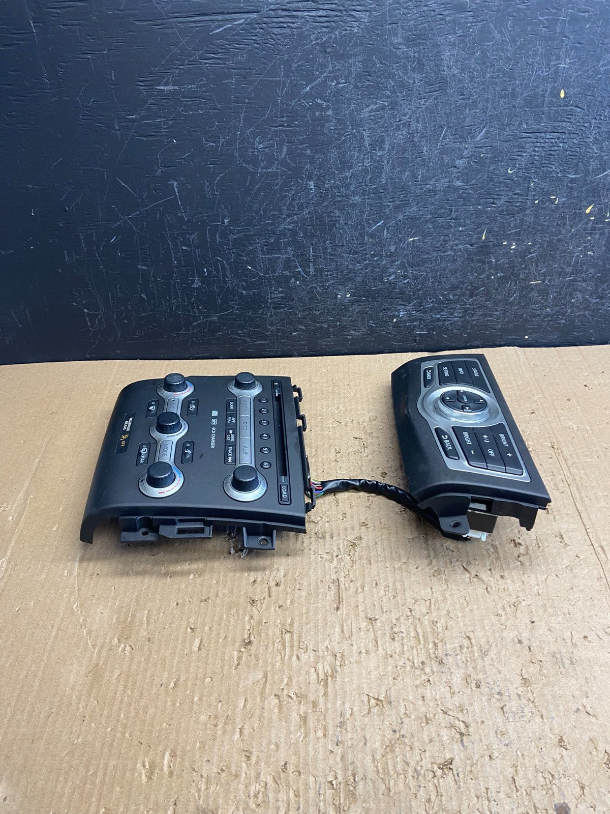 2011 - 2014 Nissan Murano AM FM Radio CD Climate Control Panel AF1553 DG2