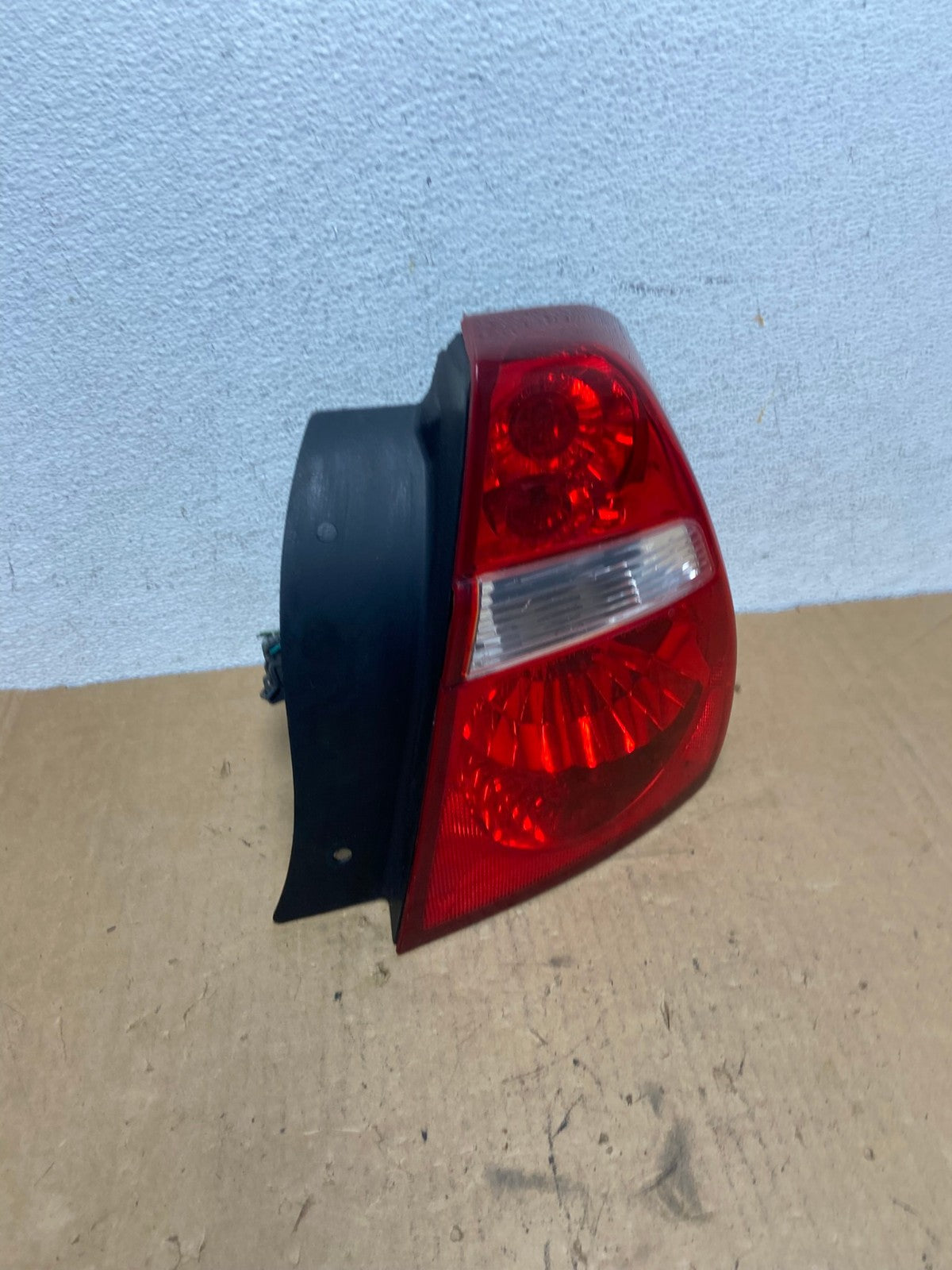 2004 to 2008 Chevrolet Malibu Right Passenger Rh Side Tail Light AD2824 LK2