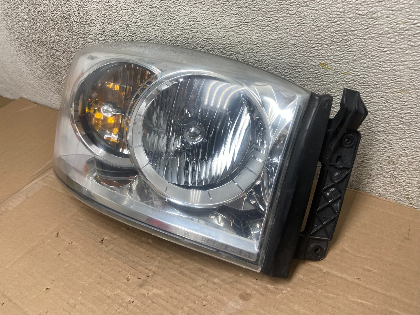 2006 to 2008 Dodge Ram 2500 Right Passenger Halogen Headlight AA8718 DW1