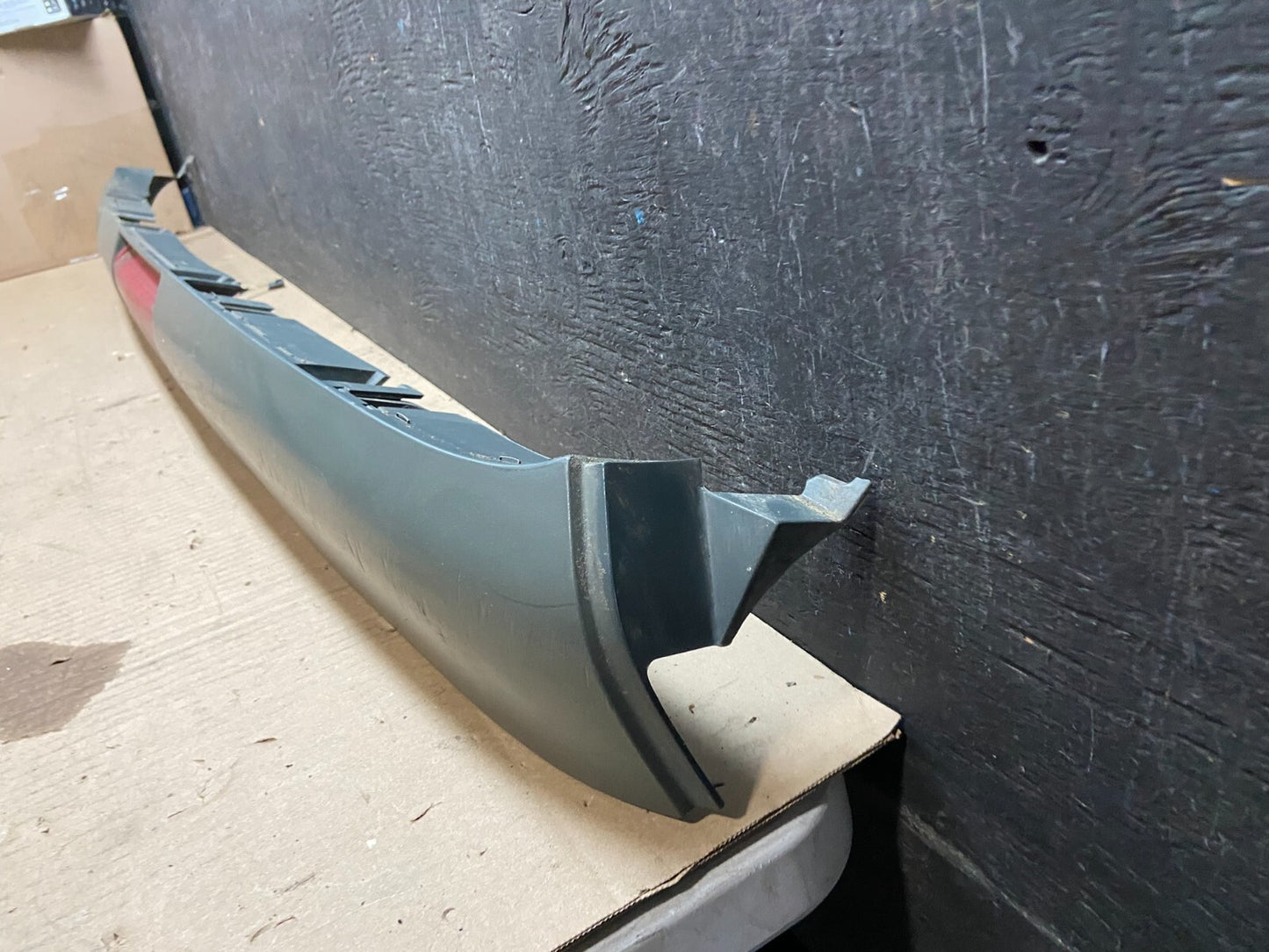 1996 to 2002 Chevrolet Express 3rd Third Brake Light Trim Spoiler i7505 DG1