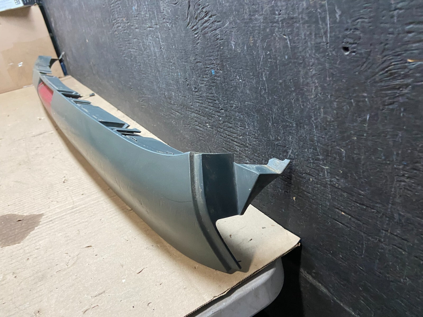 1996 to 2002 Chevrolet Express 3rd Third Brake Light Trim Spoiler i7505 DG1