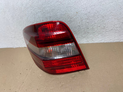 2009 to 2011 Mercedes ML350 ML-Class Left Driver Side LH Tail Light AG6884 LK1
