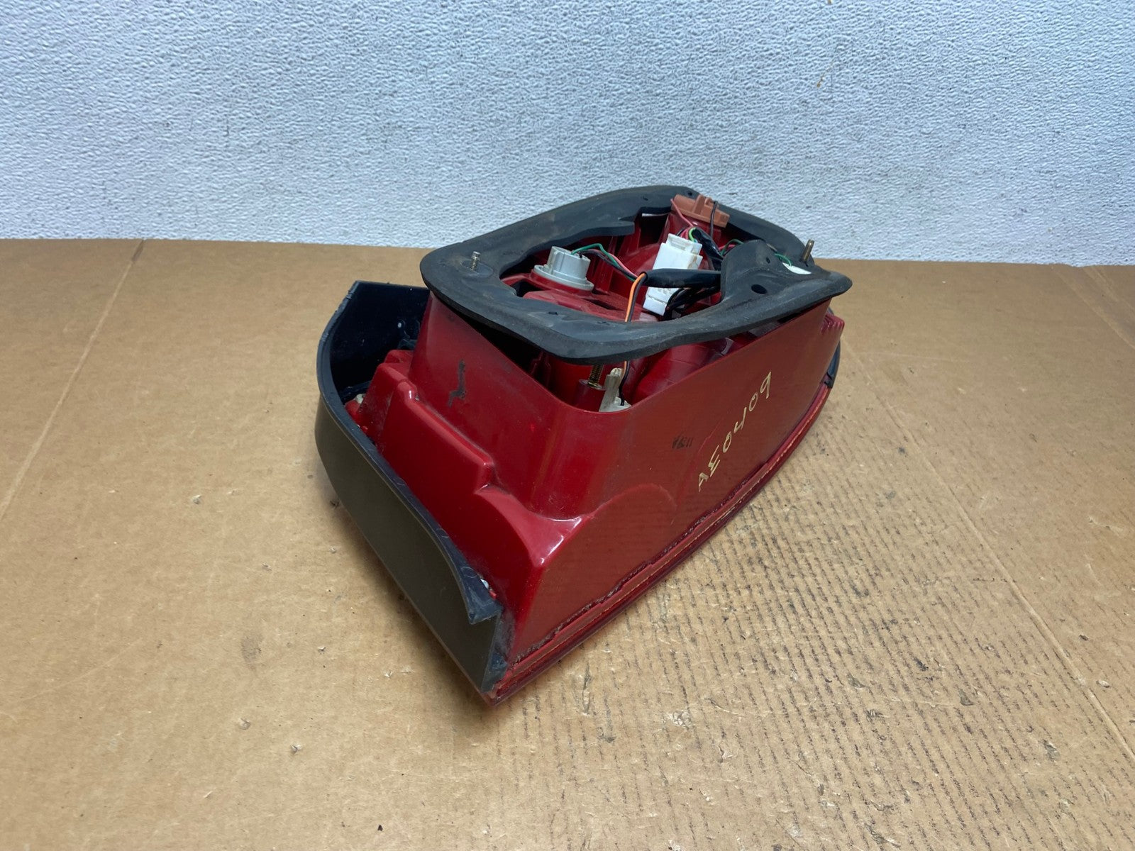 2002 to 2005 Hyundai Sonata Left Driver Lh Side Tail Light AE0409 LK6