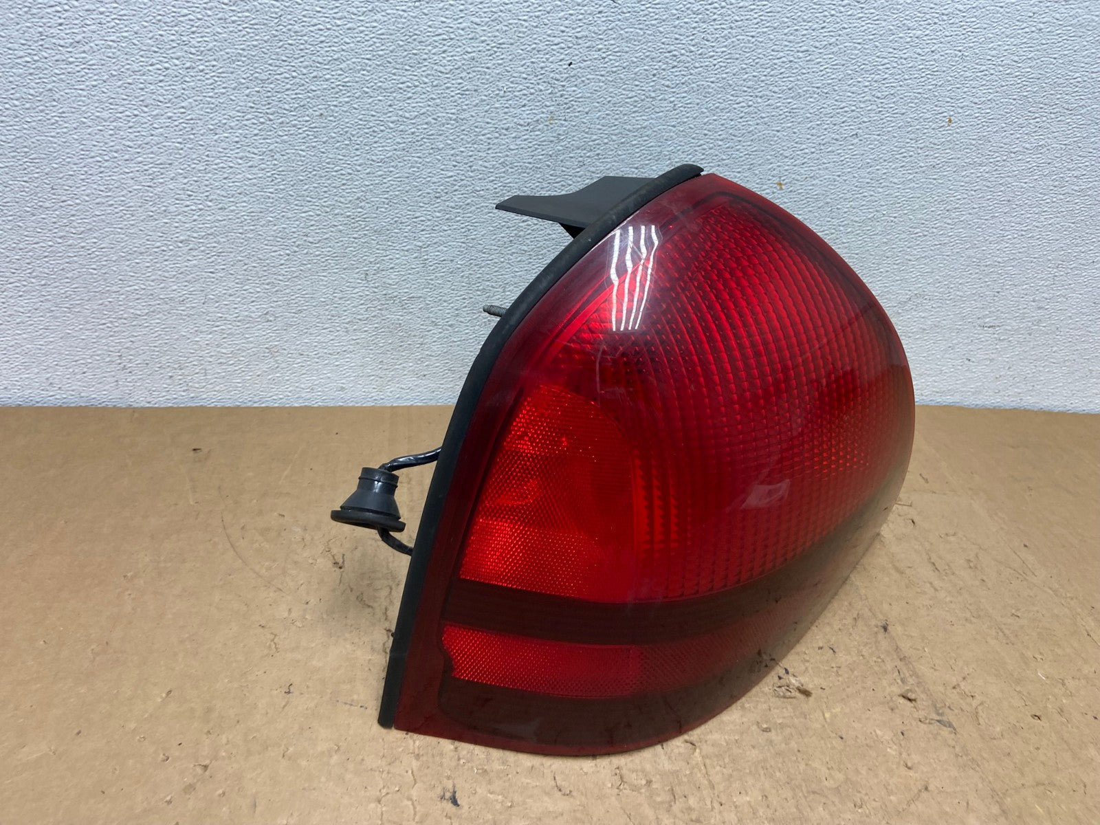 2003-2011 Mercury Grand Marquis Left Driver Lh Side Tail Light AD0671 LK2
