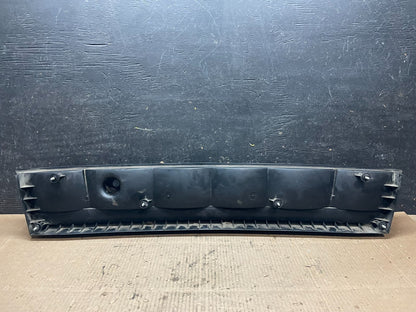 1993 to 1997 Chrysler Concorde Center Trunk Tail light Y1299 DG5