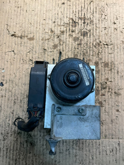 2007 to 2014 Mercedes C-Class ABS Anti Lock Brake Pump Module V5317 DG5