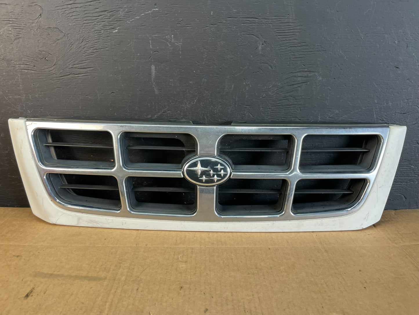 1997 to 2000 Subaru Forester Front Upper Grill Grille AC5160 DG0