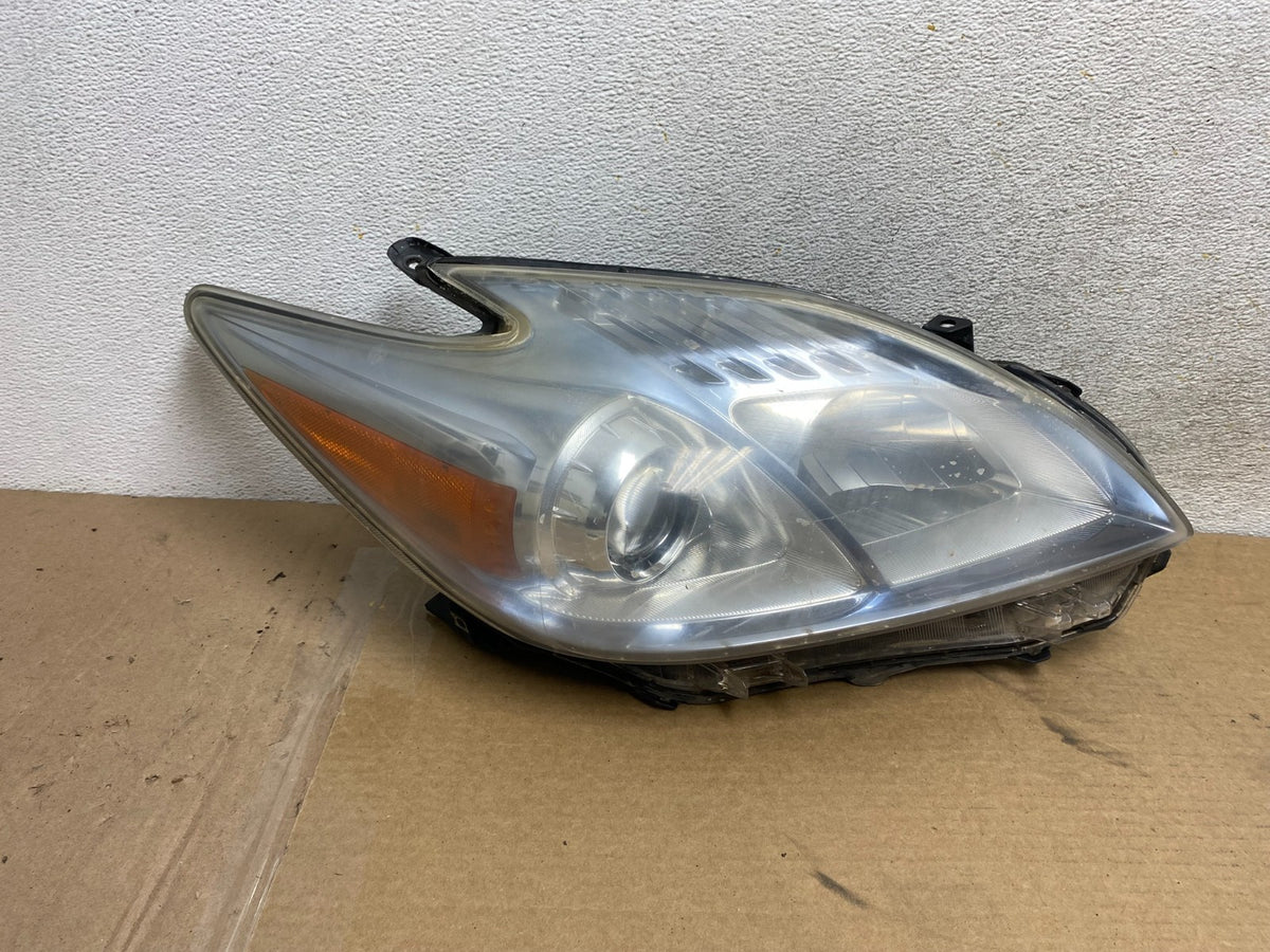 2010 - 2011 Toyota Prius Right Passenger Rh Blue Halogen Headlight AH4490 DW0