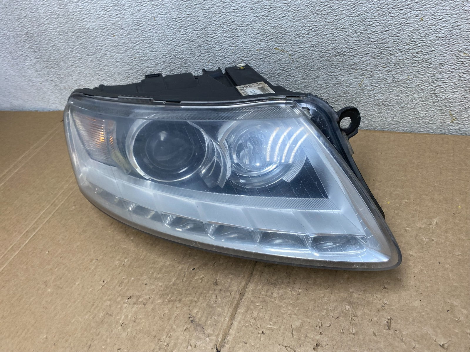 2009-2011 Audi A6 Right Passenger Side Headlight AFS Xenon HID OEM V1249 DW1