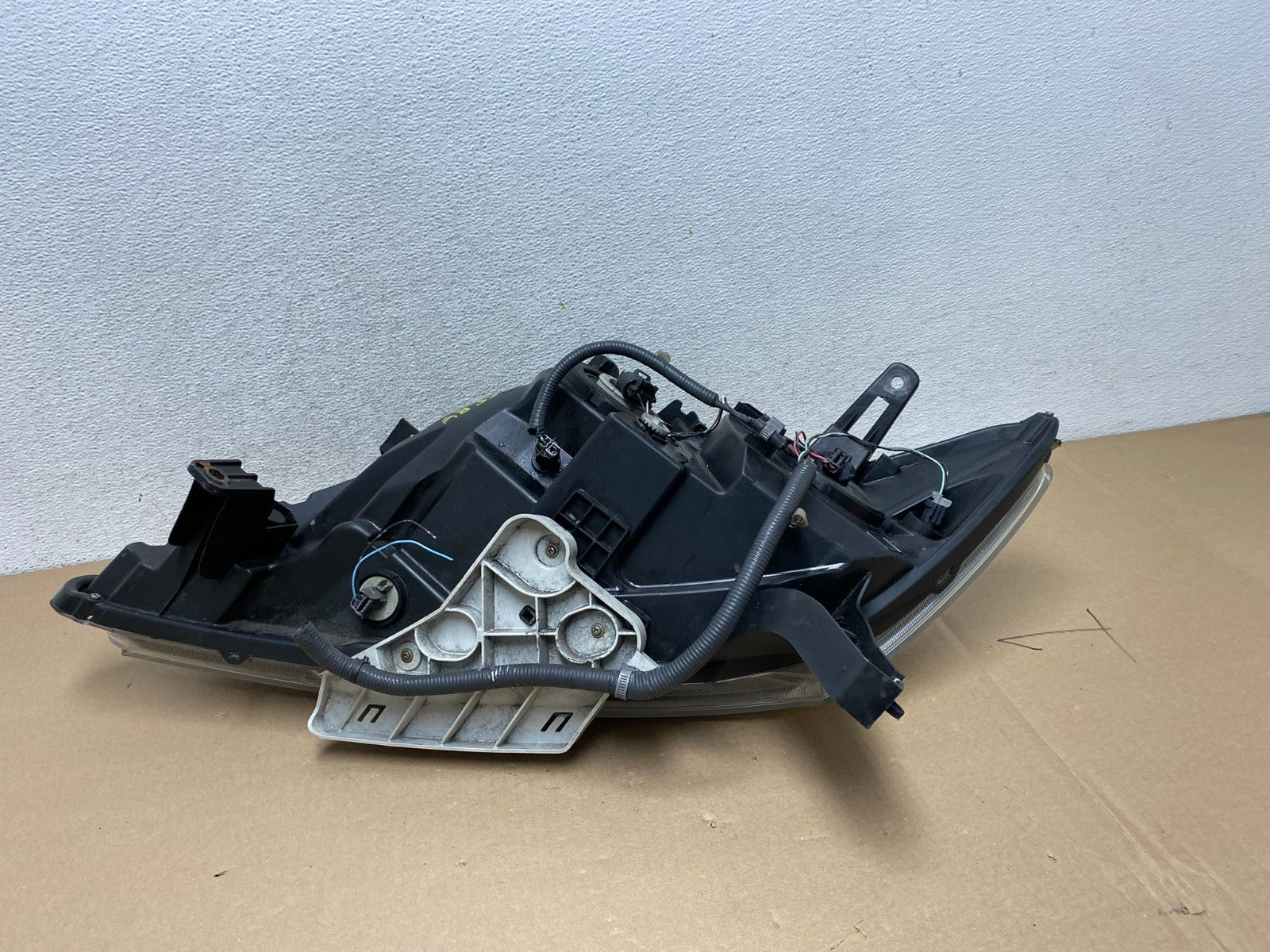 2013 to 2016 Nissan Pathfinder Right Passenger RH Side Headlight AG3317 DW8