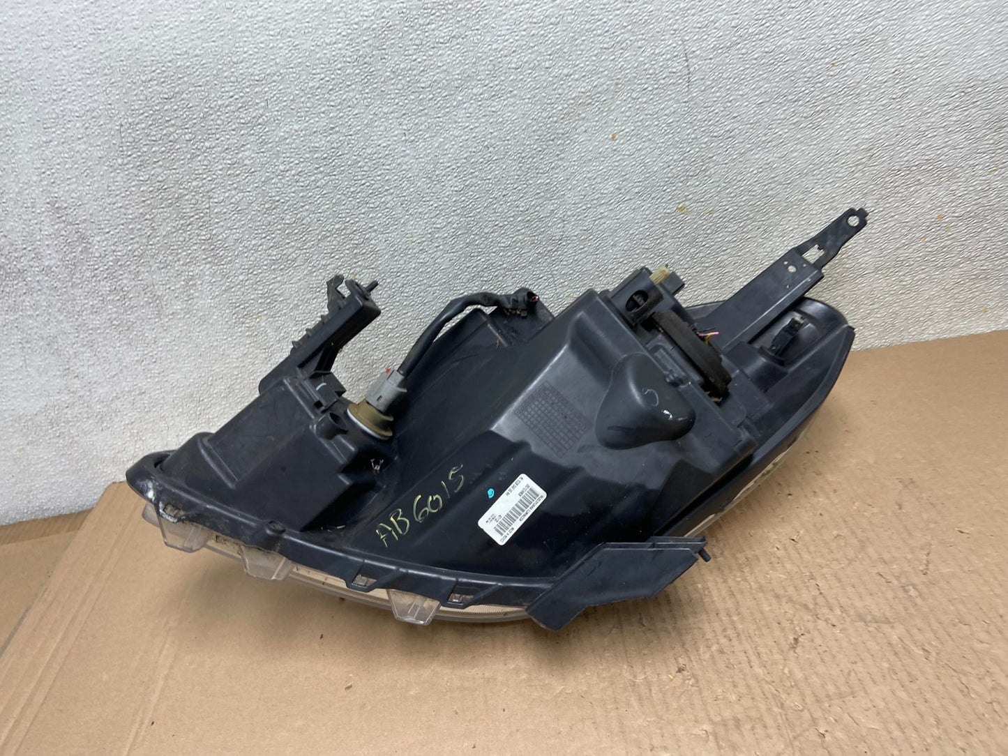 2012 2013 2014 Nissan Versa Sedan Headlight Right Passenger Rh AB6015 DW8