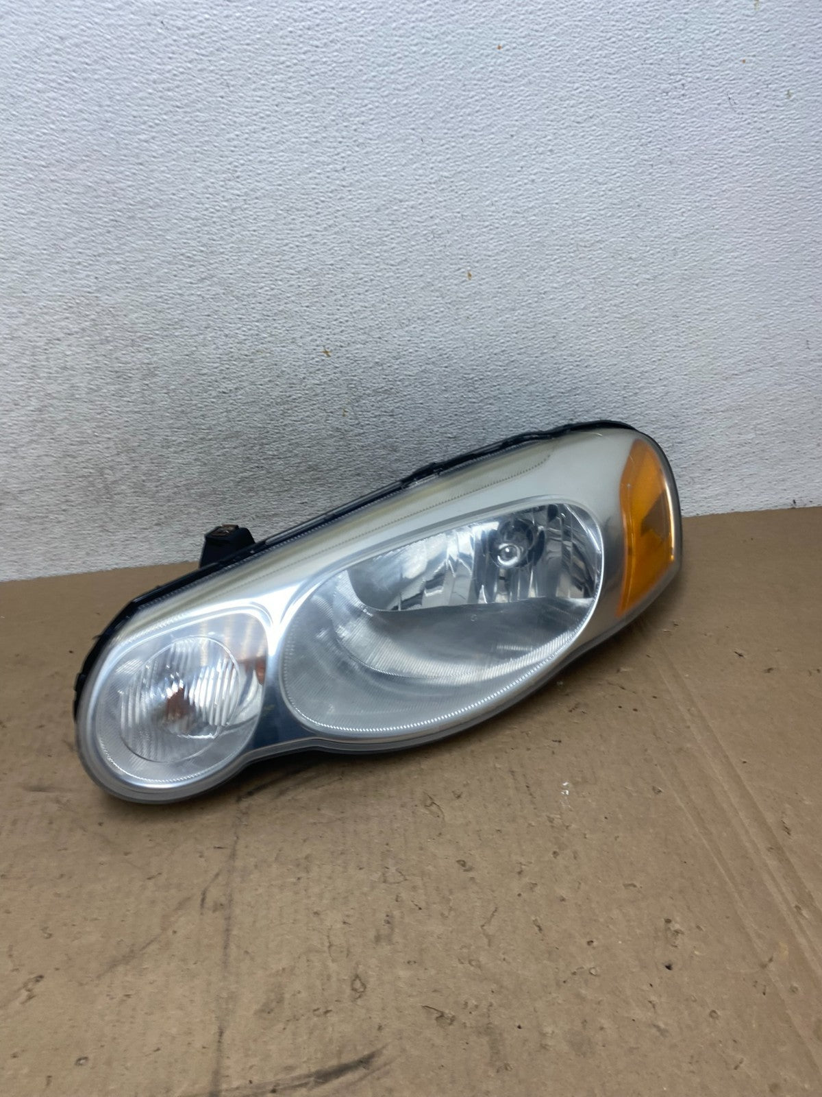 2004 2005 2006 Chrysler Sebring Left Driver LH Side Halogen Headlight AG4829 DW0