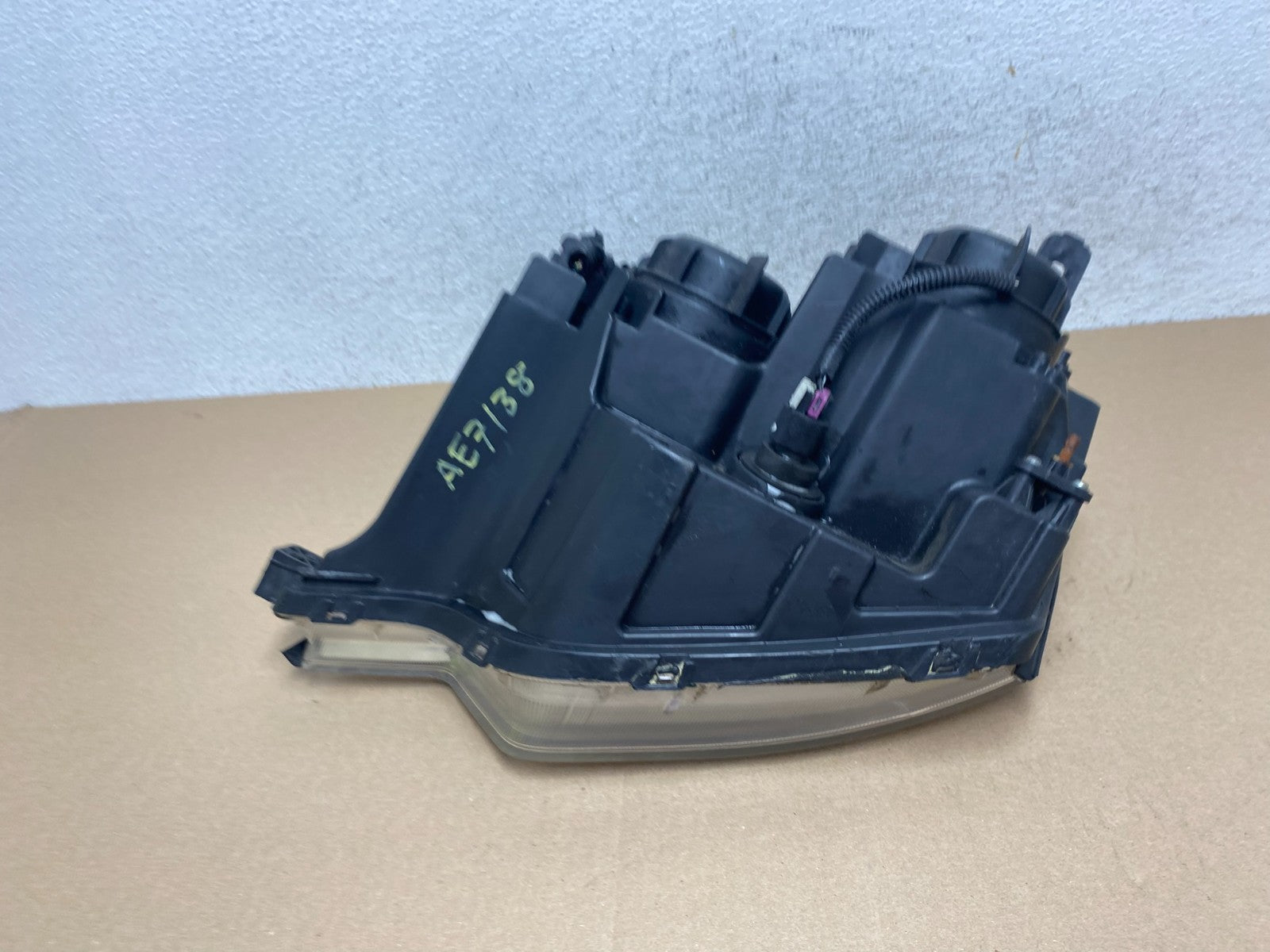 2008 2009 2010 Saturn Vue Right Passenger Halogen Headlights AE7138 DW7