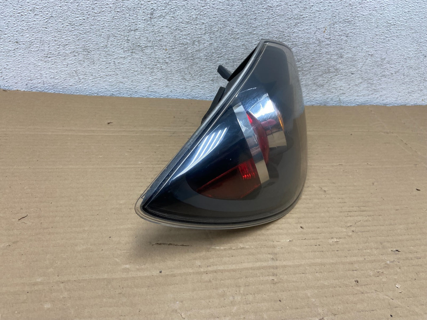 2004 2005 2006 Mazda 3 Hatchback Left Driver LH Side Tail Light AG8882 DW1