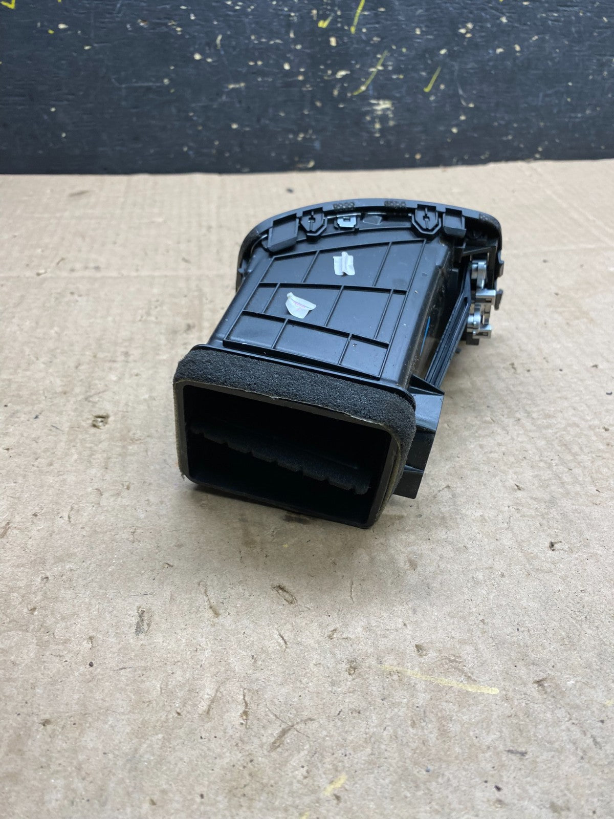 2014 2015  Kia Sorento Front Dash Left Driver LH Side A/C Air Vent z0181 DG3