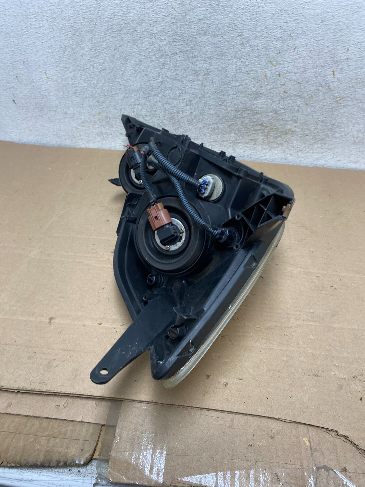 2004-2005 Toyota Sienna Left Driver LH Side Halogen Headlight AH9396 DW9