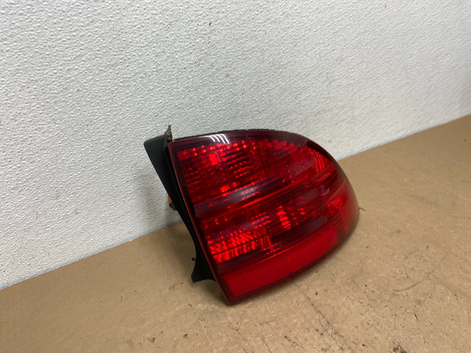 2000 2001 2002 Lincoln Ls Right Passenger RH Side Tail Light AC5910 LK2