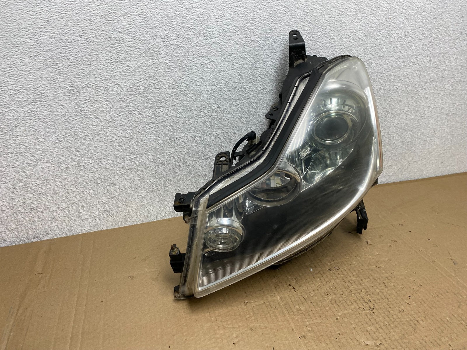 2006 to 2010 Infiniti M35 Left Driver Side Hid Xenon Headlight AD2357 DW2