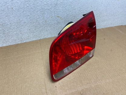 2004-2007 Volkswagen Touareg Right Passenger Rh Side Inner Tail Light Oem O66962