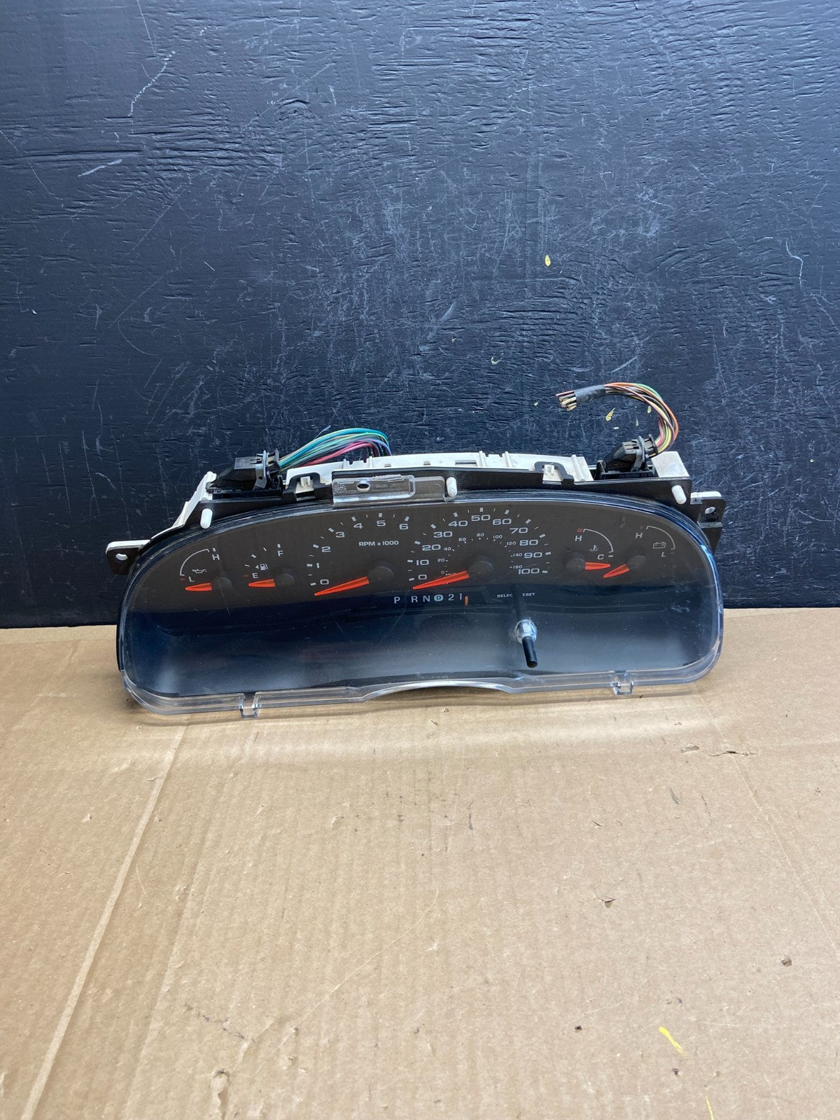 2006 Ford E350 Gauge Speedometer Cluster ad2155 DG0
