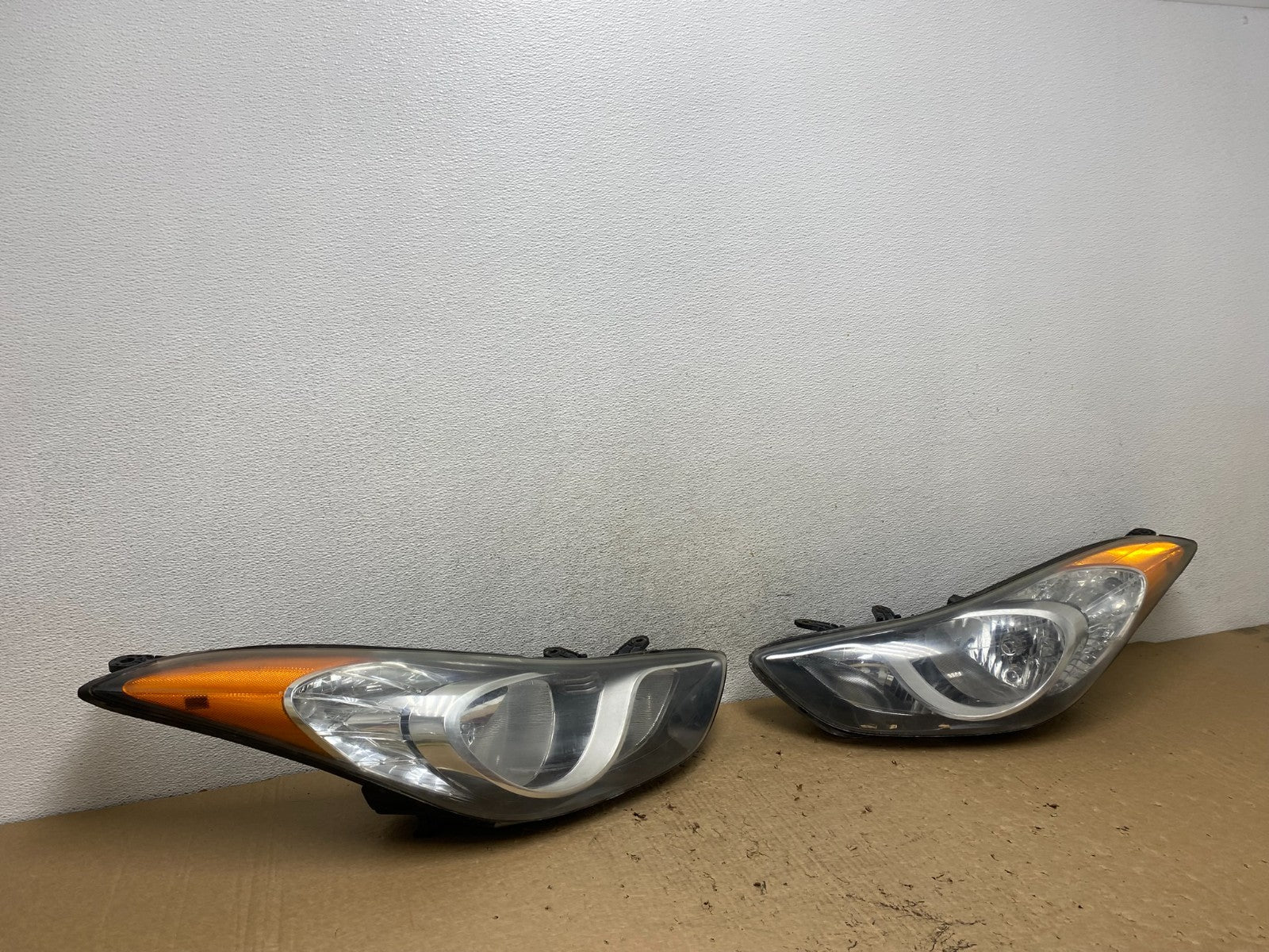 2011 2012 2013 Hyundai Elantra Left+Right Halogen Headlights AF8211 DW2
