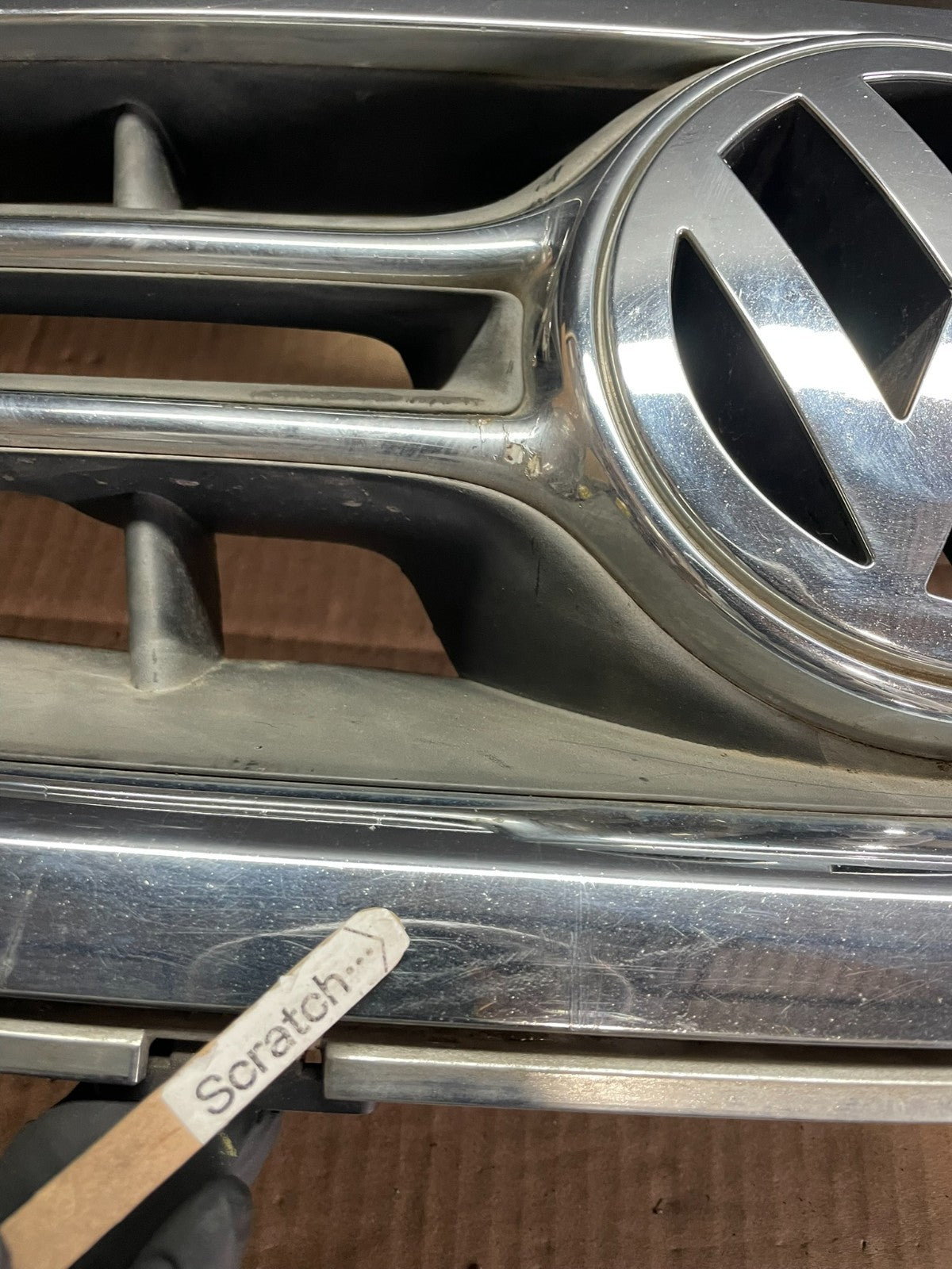 2009 to 2014 Volkswagen Routan Front Upper Grill Grille OEM AB7654 DG3
