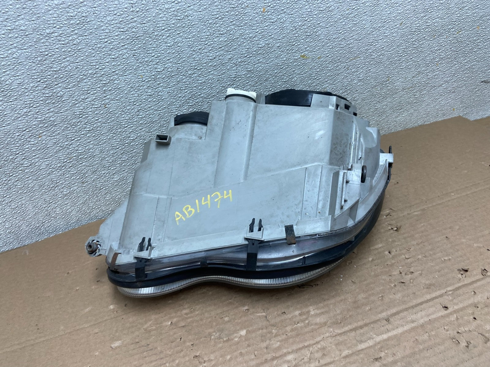 2005 to 2007 Mercedes-Benz C-Class Right Passenger Side Headlight AB1474 DW6