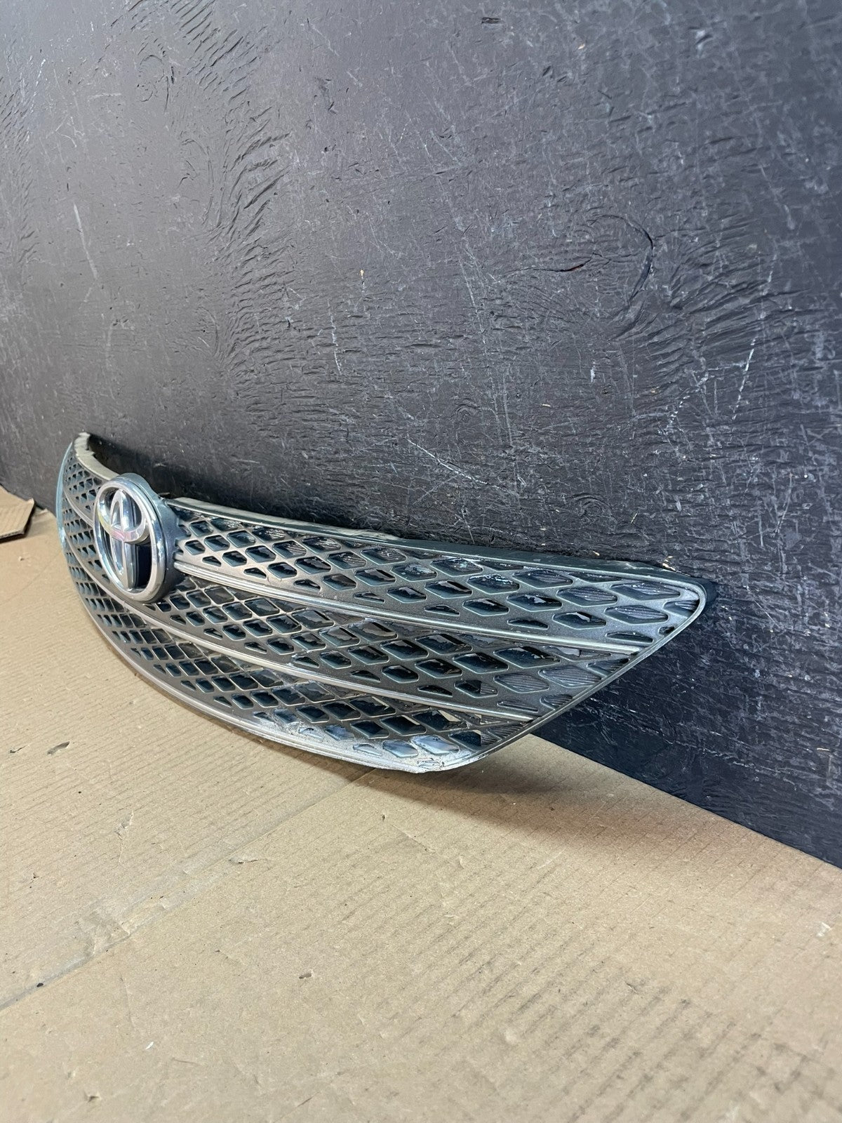 2002 2003 2004 Toyota Camry Front Upper Grill Grille AE3713 DG1