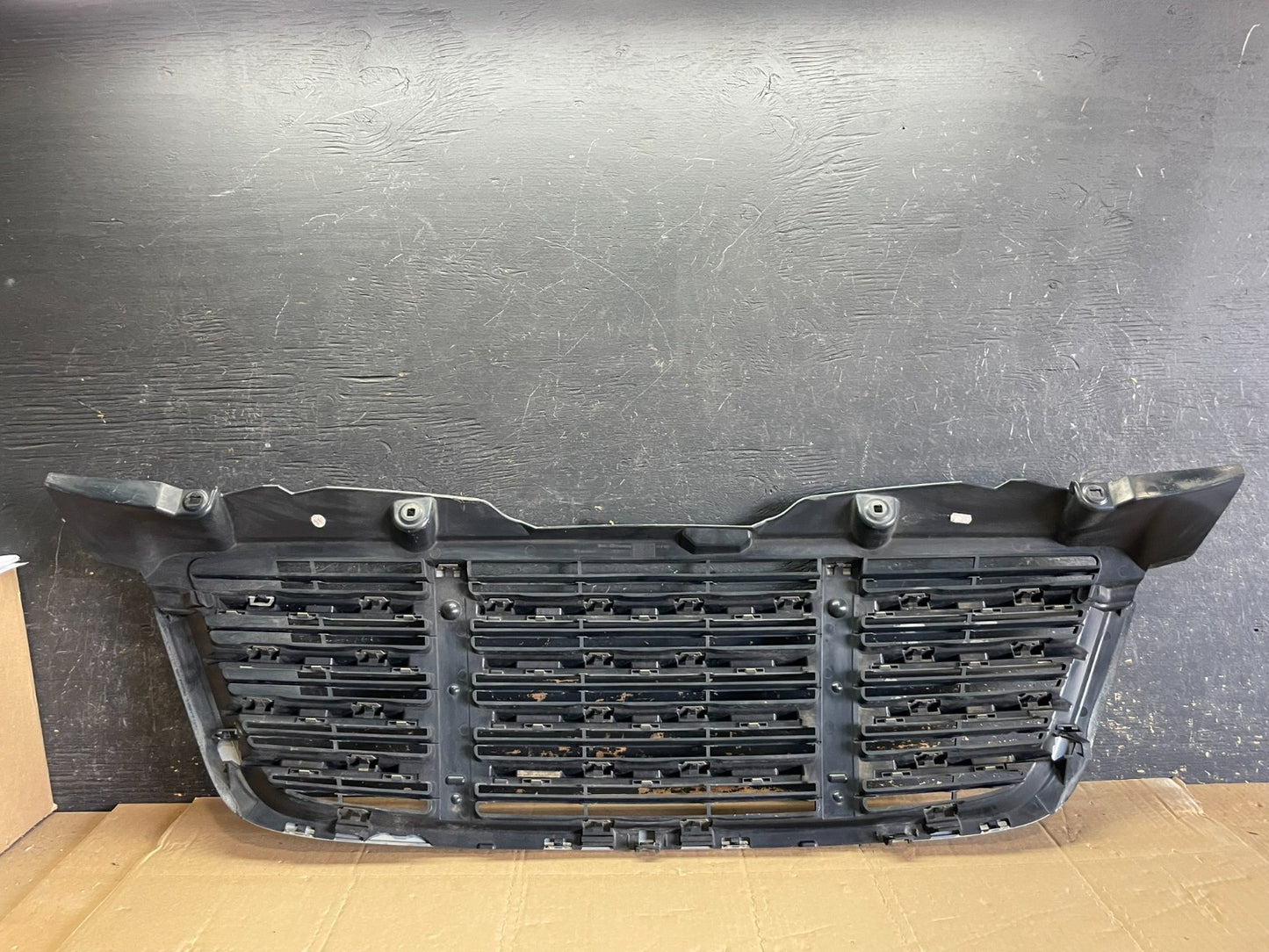 2009 to 2011 Freightliner Sprinter Front Upper Chrome Grill Grille aa8820 DG6