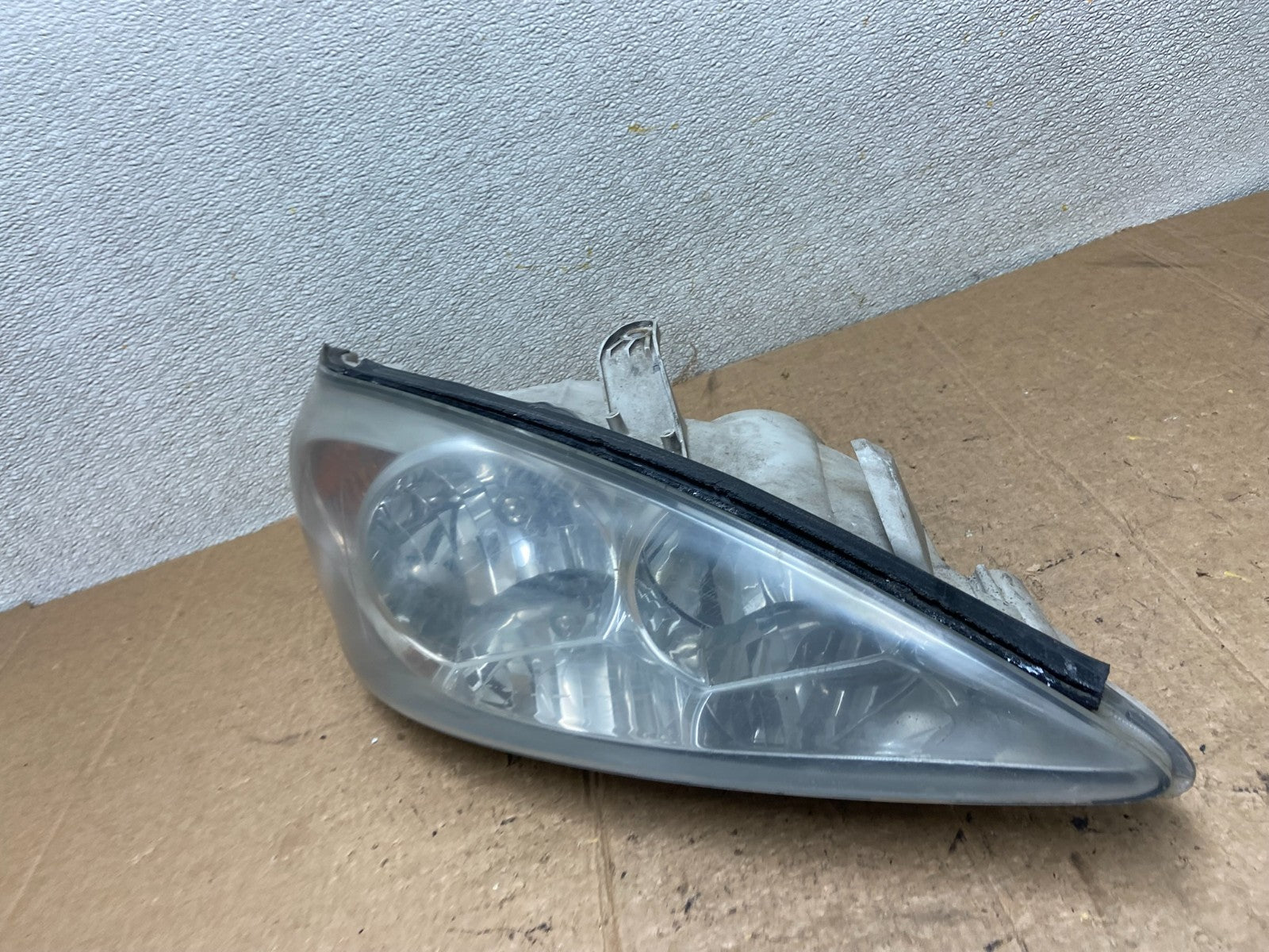 2002 to 2004 Toyota Camry Halogen Headlight Right Passenger Rh OEM AA3856 DW1
