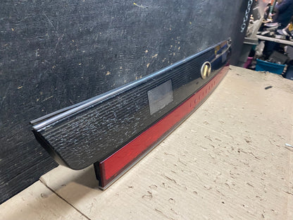 1994 - 1996 Infiniti Q45 Center Trunk LID Tail Light OEM X8129 DG2