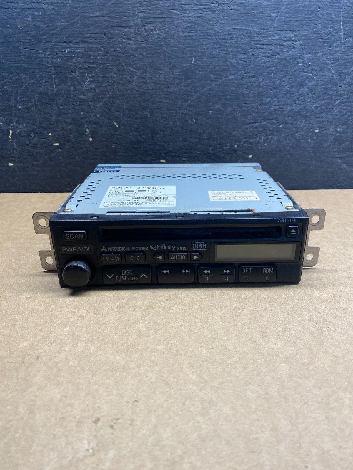2000-2001 Mitsubishi Diamante Radio Stereo Tuner Tape Cassette Player AG6009 DG0