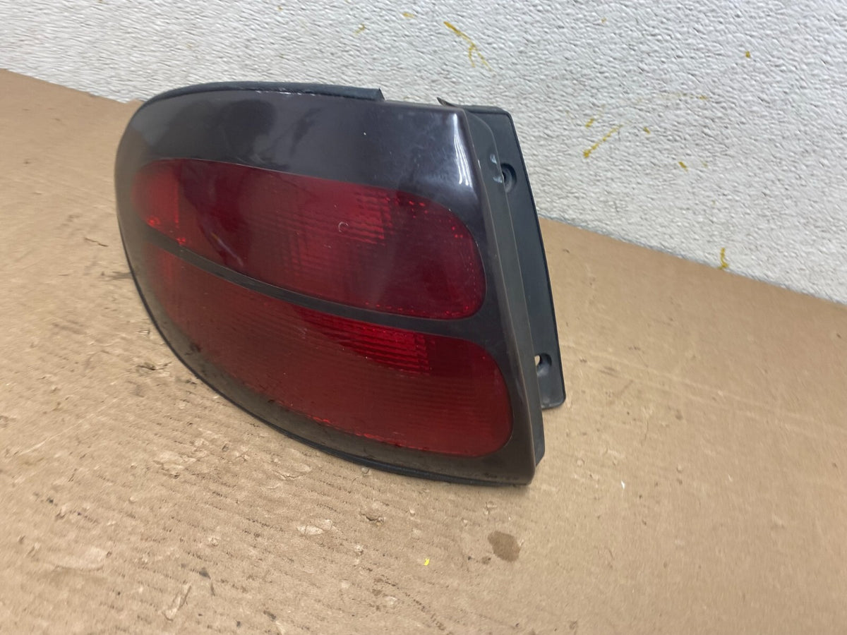 1998 - 1999 Ford Taurus Wagon Sedan Left Driver Side Tail Light N7843 DW1