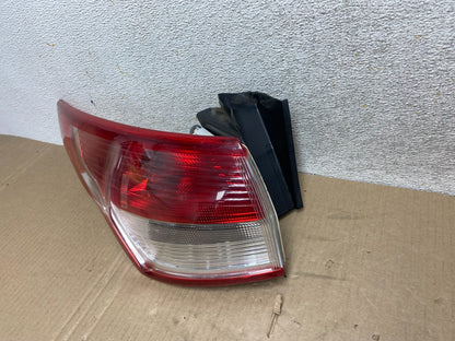 2013 to 2016 Ford Escape Left Driver LH Side Tail Light AI9539 LK1