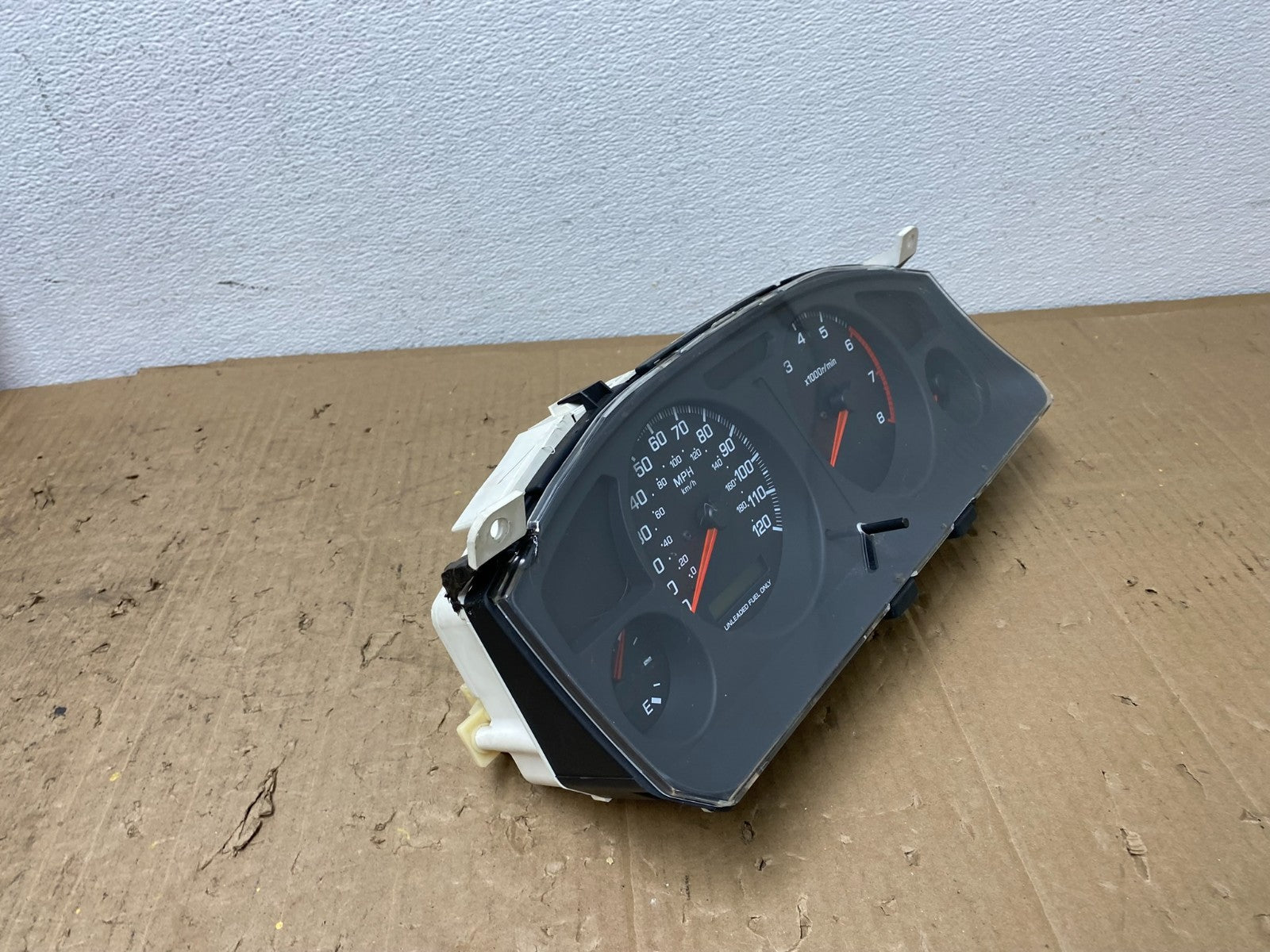 1998 to 1999 Nissan Frontier Xterra Speedometer Instrument Cluster AC02662