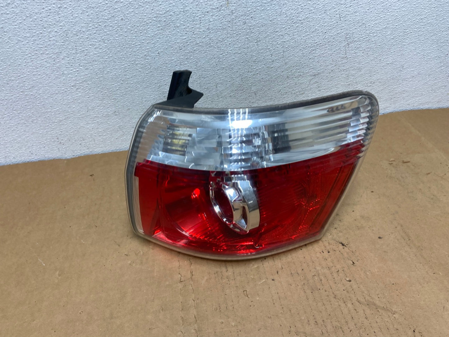 2007 to 2012 GMC Acadia Halogen Tail Light Right Passenger RH Side AC8470 LK0