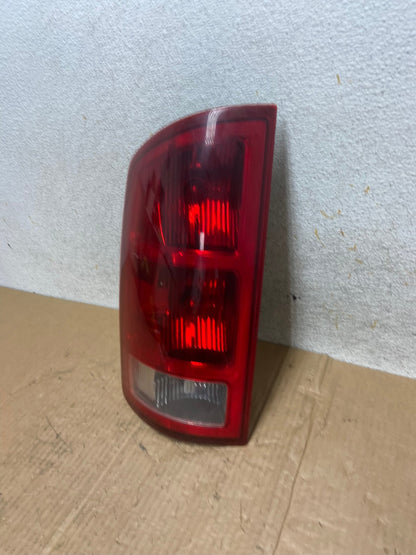 2002 to 2006 Dodge Ram 1500 Left Driver side Tail Light AI6796 LK1