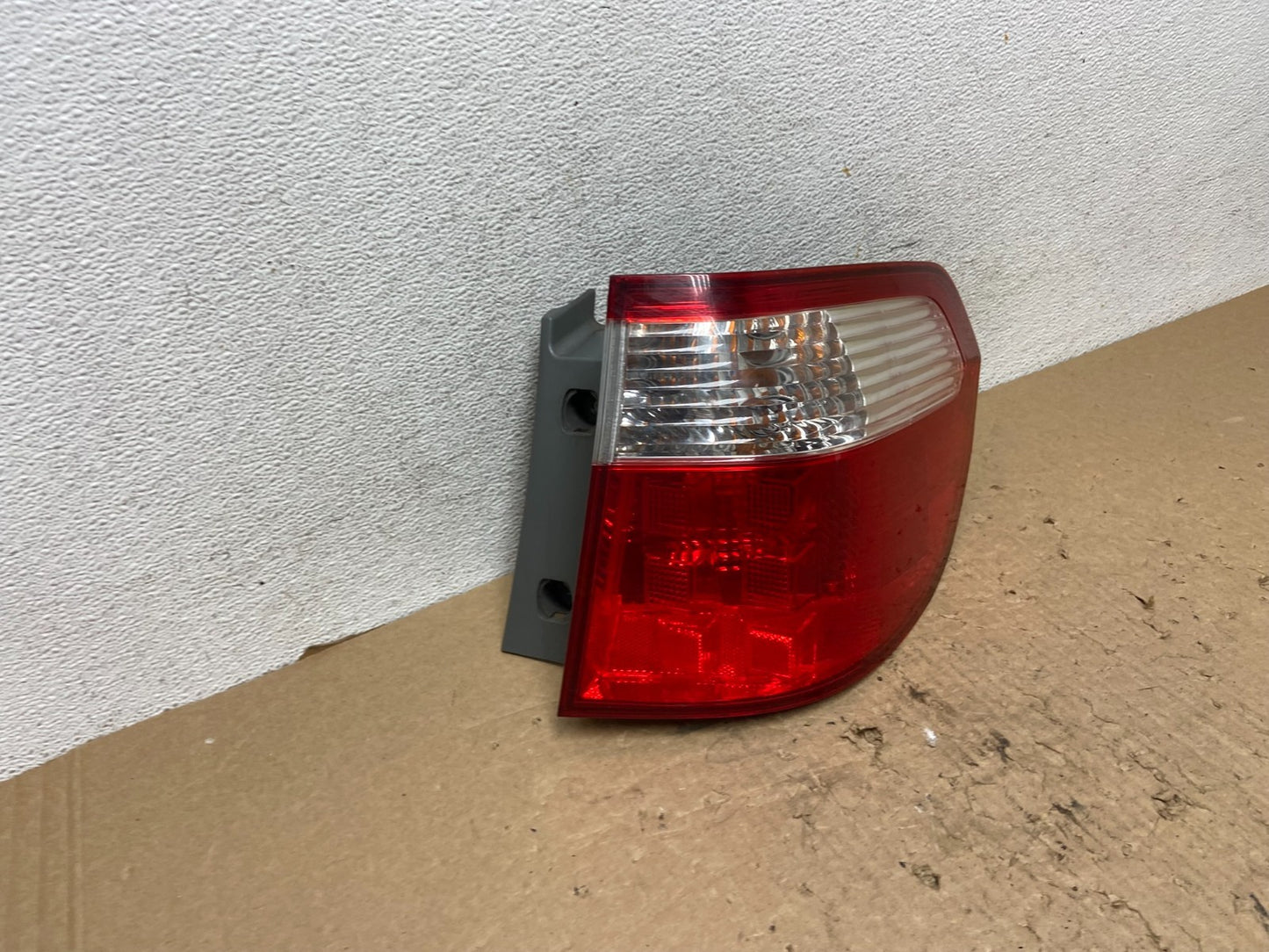 2005 2006 2007 Honda Odyssey Right Passenger RH Side Tail Light AF8362 DW2