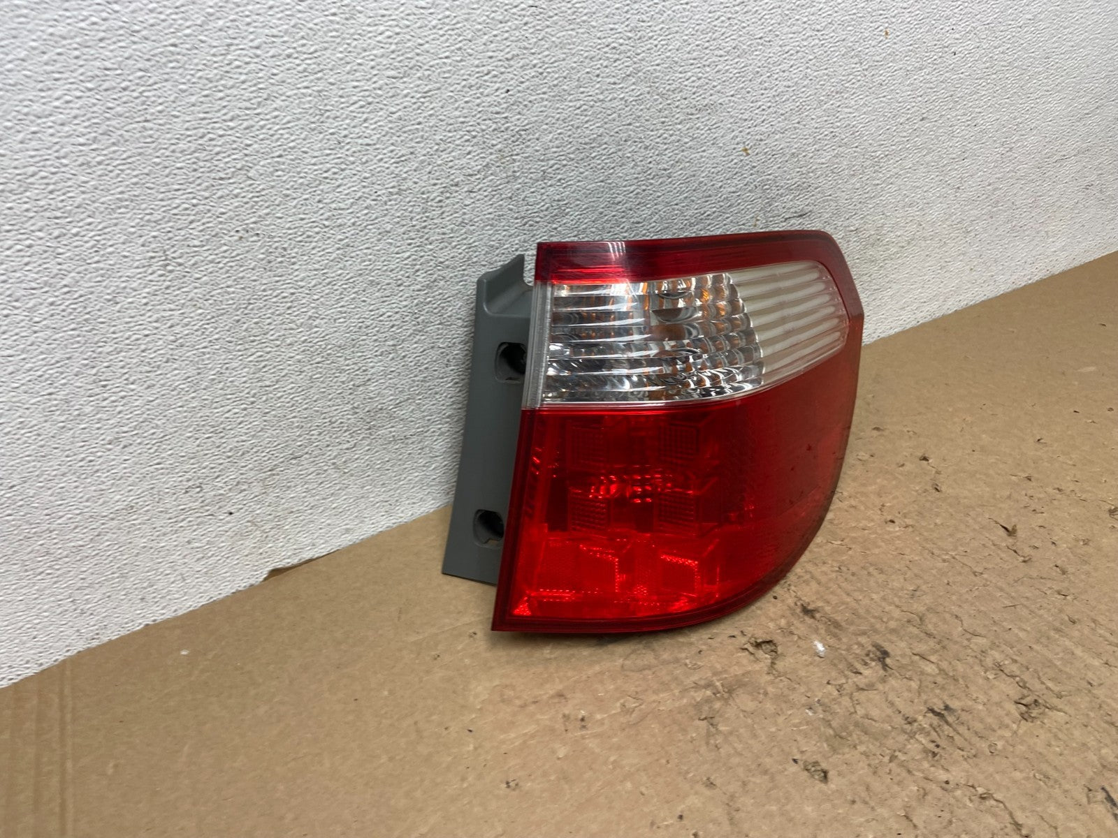 2005 2006 2007 Honda Odyssey Right Passenger RH Side Tail Light AF8362 DW2
