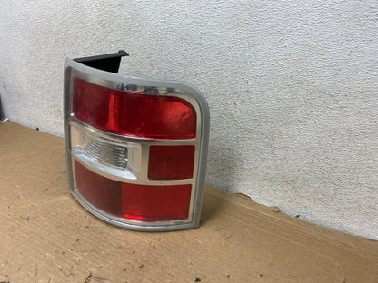 2009 to 2011 Ford Flex Right Passenger RH Side Tail light AH8491 LK2